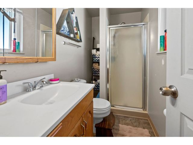 555 HARTKE Loop, Oregon City, OR 97045