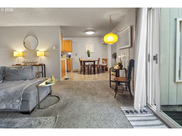 555 HARTKE Loop, Oregon City, OR 97045