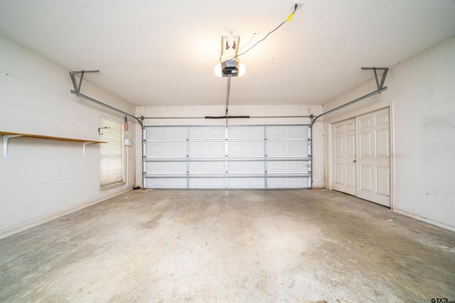9211 Elm Tree Circle, Tyler, TX 75703