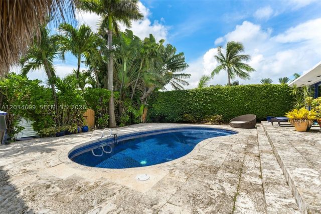 7975 Biscayne Point Cir, Miami Beach, FL 33141