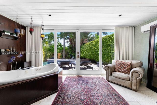 7975 Biscayne Point Cir, Miami Beach, FL 33141