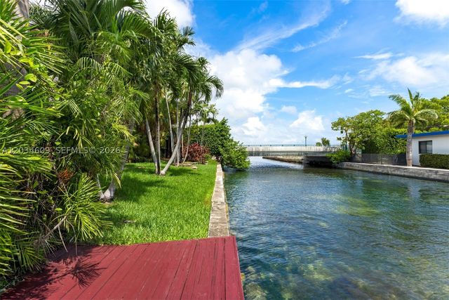7975 Biscayne Point Cir, Miami Beach, FL 33141