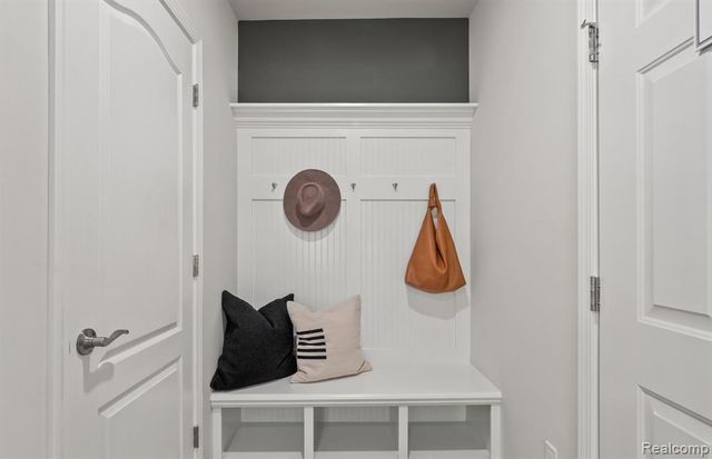 55818 Oak Pointe Drive, Shelby, MI 48315