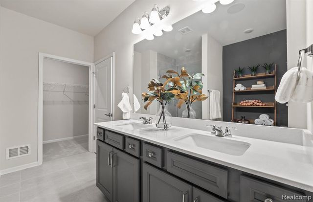 55818 Oak Pointe Drive, Shelby, MI 48315