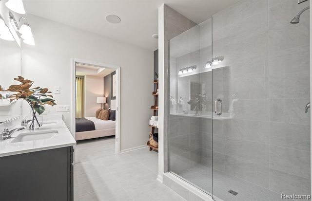 55818 Oak Pointe Drive, Shelby, MI 48315