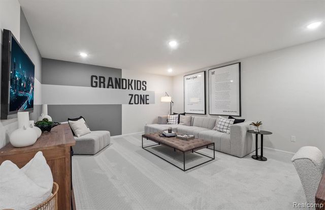 55818 Oak Pointe Drive, Shelby, MI 48315