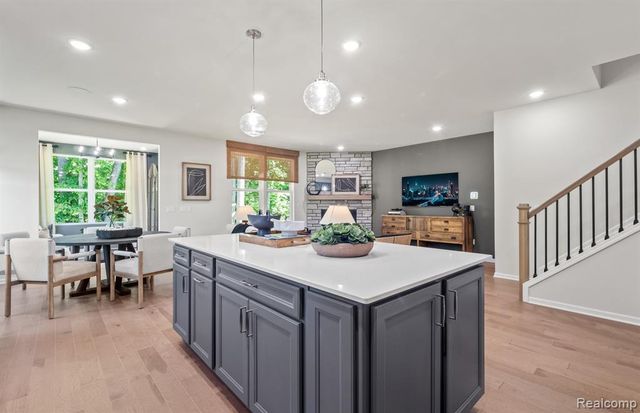 55818 Oak Pointe Drive, Shelby, MI 48315