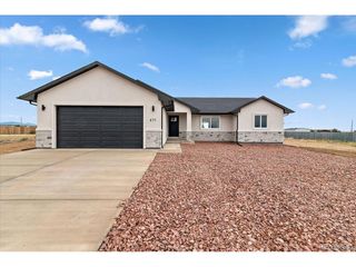 611 E Fredonia Dr, Pueblo West, CO 81007