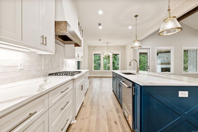 401 Kale Cove, Benton, AR 72019