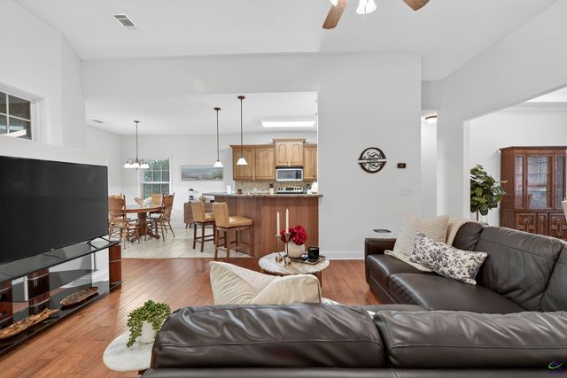 122 Shadow Lawn Drive, Byron, GA 31008