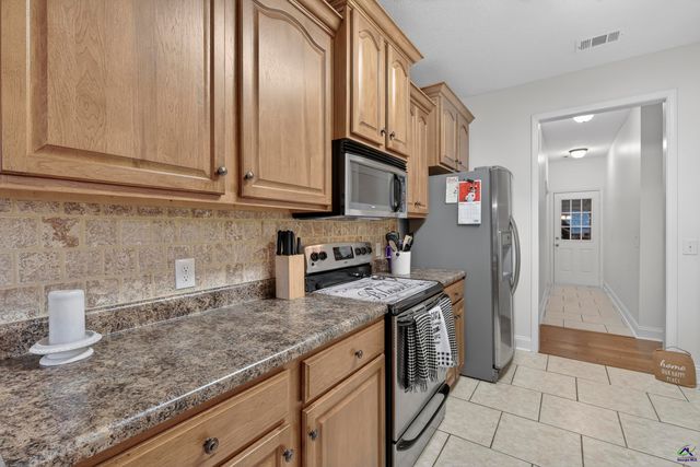 122 Shadow Lawn Drive, Byron, GA 31008