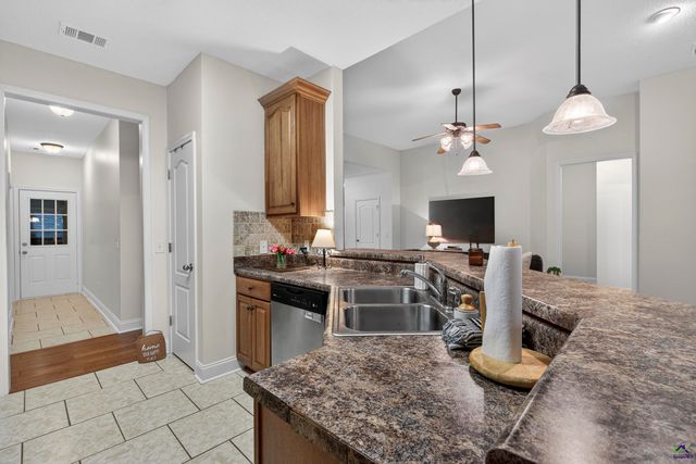 122 Shadow Lawn Drive, Byron, GA 31008