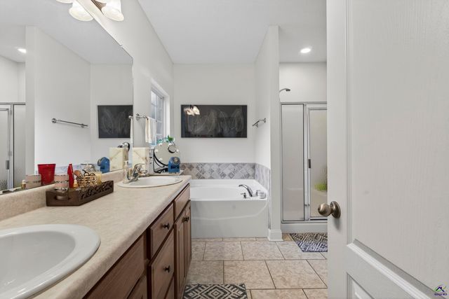 122 Shadow Lawn Drive, Byron, GA 31008