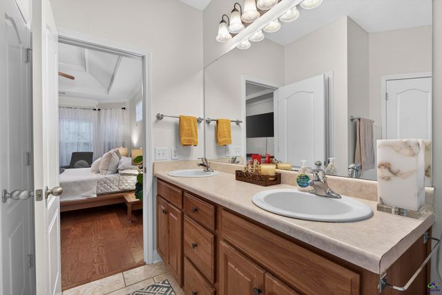 122 Shadow Lawn Drive, Byron, GA 31008