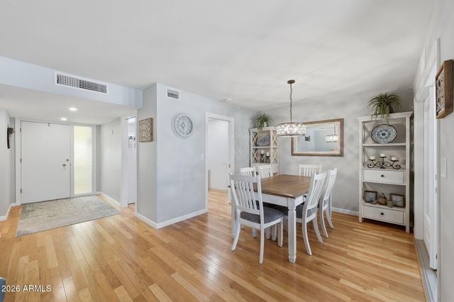 10402 W WININGER Circle, Sun City, AZ 85351