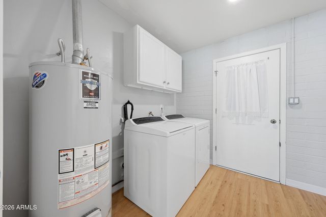 10402 W WININGER Circle, Sun City, AZ 85351