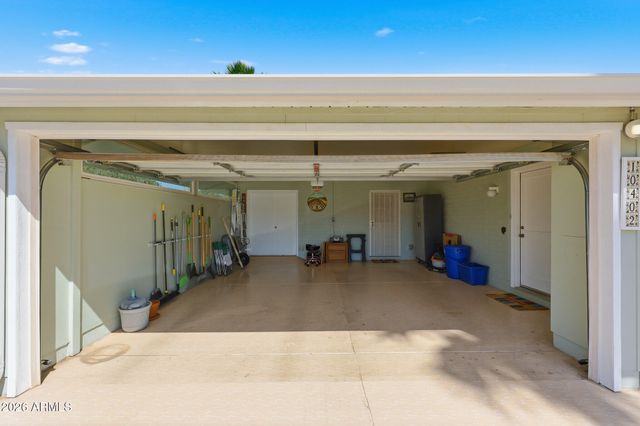 10402 W WININGER Circle, Sun City, AZ 85351