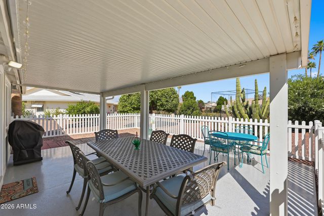 10402 W WININGER Circle, Sun City, AZ 85351
