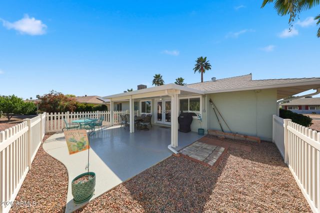 10402 W WININGER Circle, Sun City, AZ 85351