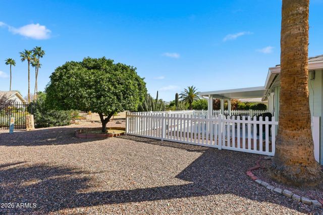 10402 W WININGER Circle, Sun City, AZ 85351