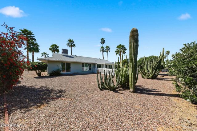 10402 W WININGER Circle, Sun City, AZ 85351