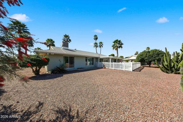 10402 W WININGER Circle, Sun City, AZ 85351