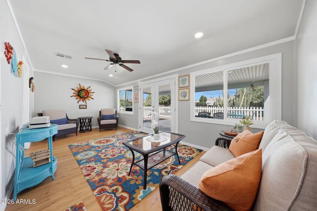 10402 W WININGER Circle, Sun City, AZ 85351