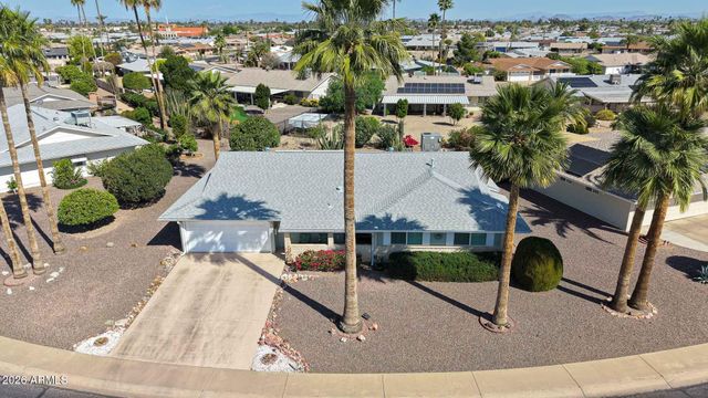 10402 W WININGER Circle, Sun City, AZ 85351