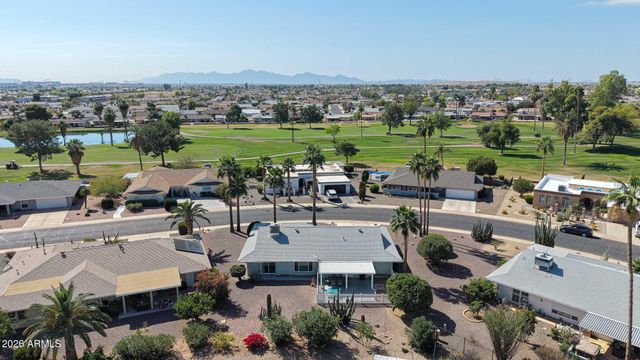 10402 W WININGER Circle, Sun City, AZ 85351