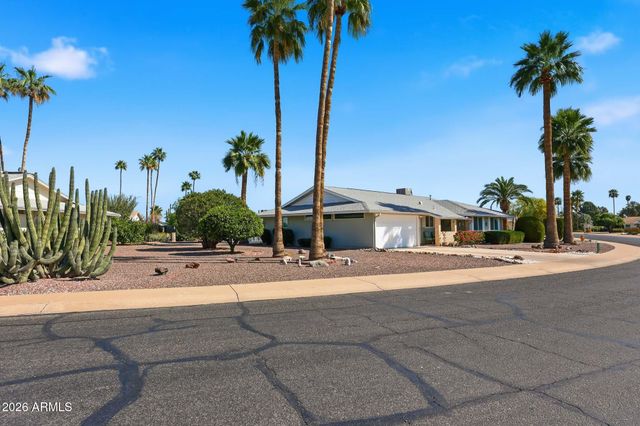 10402 W WININGER Circle, Sun City, AZ 85351