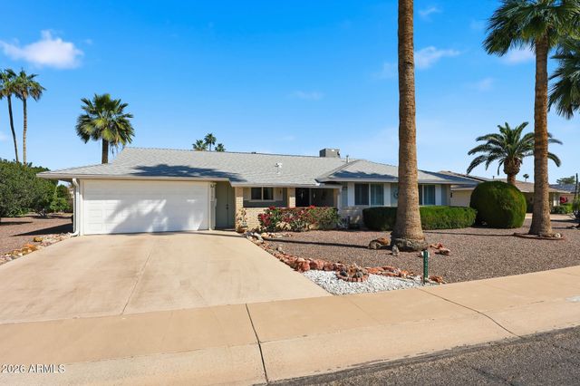 10402 W WININGER Circle, Sun City, AZ 85351