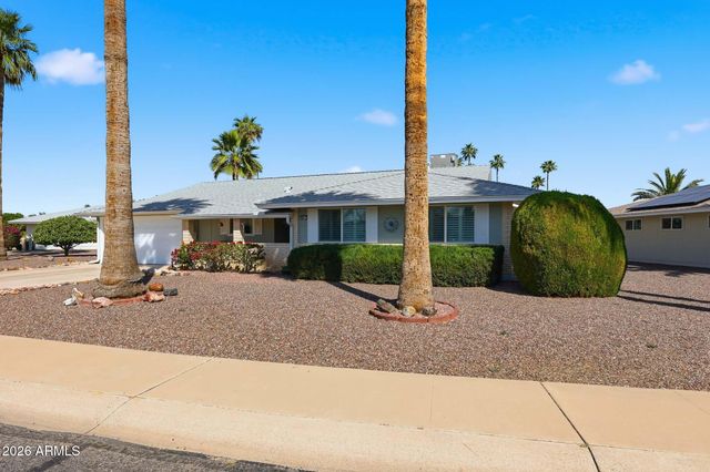 10402 W WININGER Circle, Sun City, AZ 85351