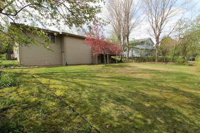 308 Highridge ROAD, Burlington, WI 53105