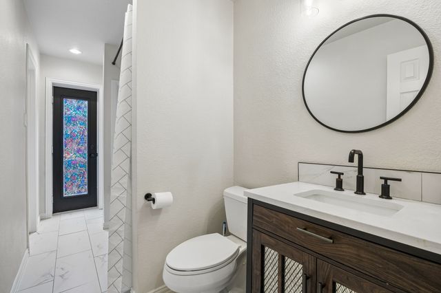 2121 Brentcove Drive, Grapevine, TX 76051