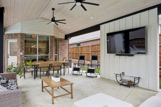 2121 Brentcove Drive, Grapevine, TX 76051