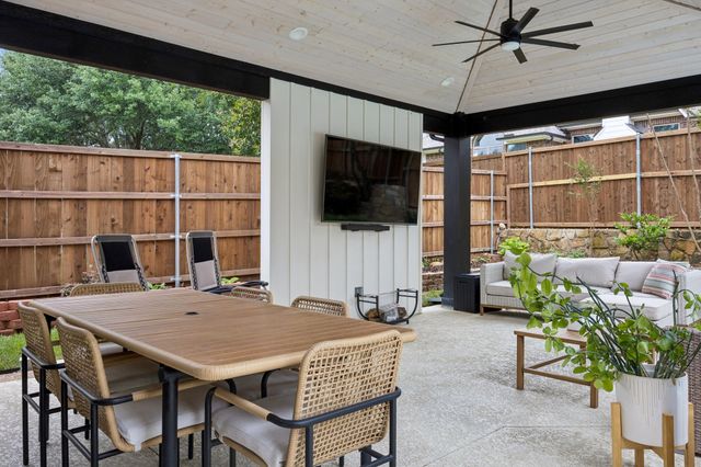 2121 Brentcove Drive, Grapevine, TX 76051