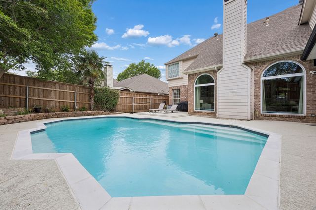 2121 Brentcove Drive, Grapevine, TX 76051