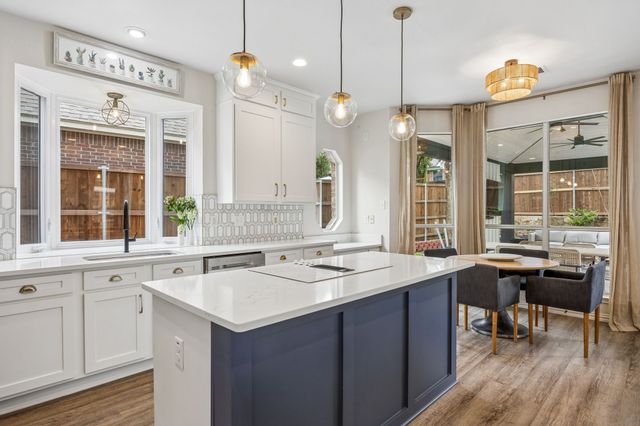 2121 Brentcove Drive, Grapevine, TX 76051