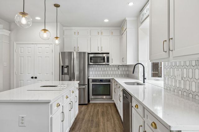 2121 Brentcove Drive, Grapevine, TX 76051