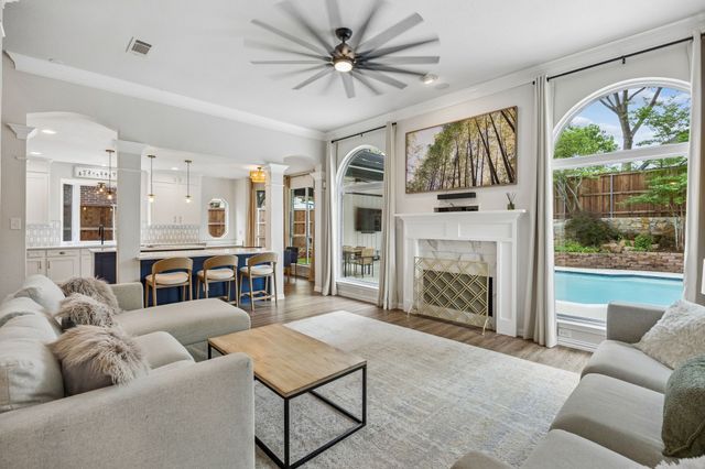 2121 Brentcove Drive, Grapevine, TX 76051