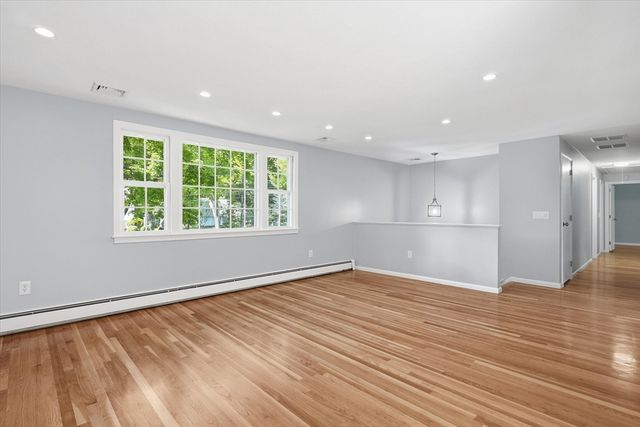 7 Blueberry Circle, Framingham, MA 01701