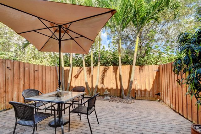 10342 Wellington Parc Drive, Wellington, FL 33449