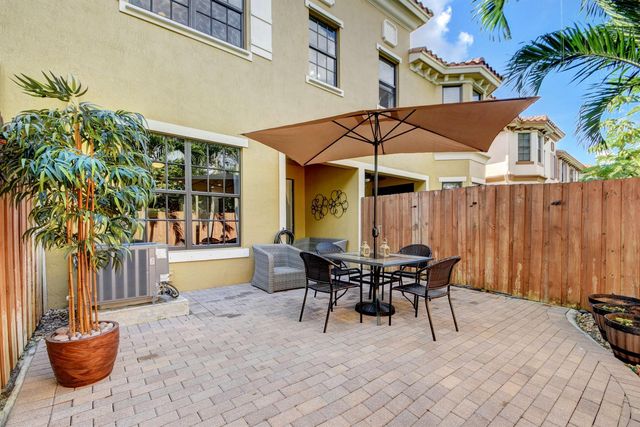 10342 Wellington Parc Drive, Wellington, FL 33449