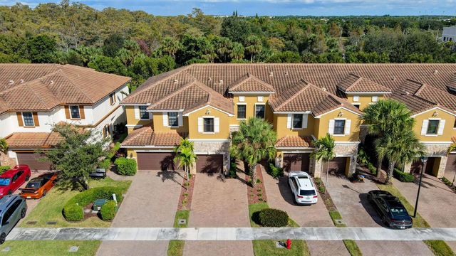10342 Wellington Parc Drive, Wellington, FL 33449