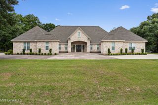 7411 Woodland Drive, Pass Christian, MS 39571