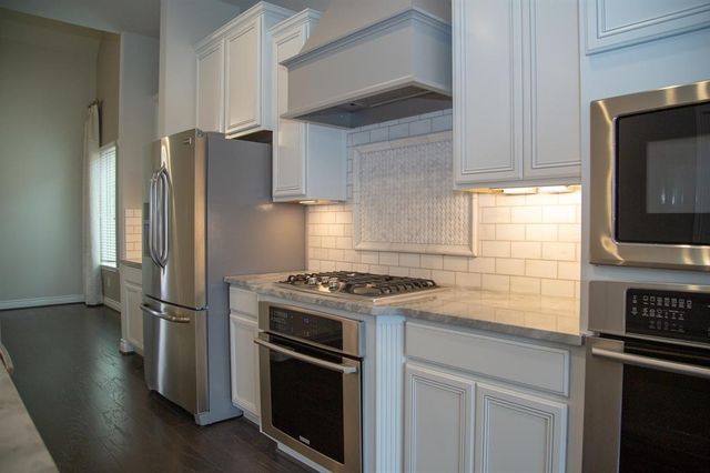 4902 Thunder Creek Lane, Sugar Land, TX 77479