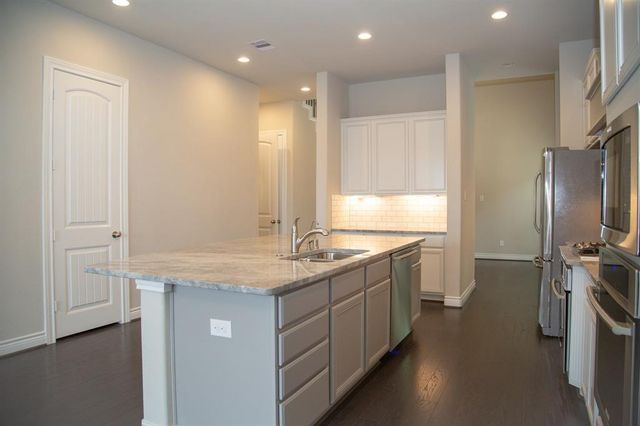 4902 Thunder Creek Lane, Sugar Land, TX 77479