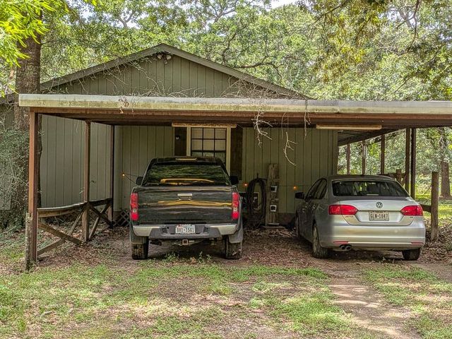 6099 County Road 302, Navasota, TX 77868