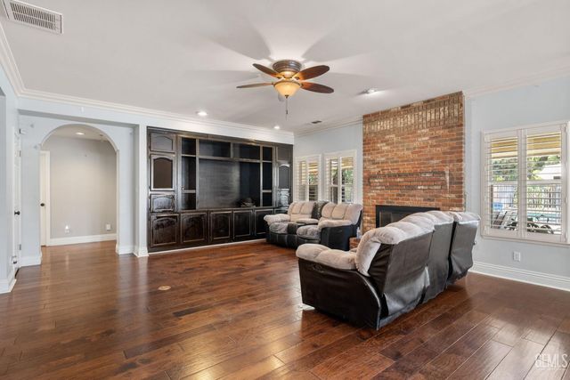 7704 Jill Jean Avenue, Bakersfield, CA 93308