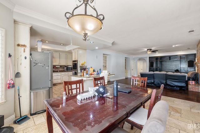 7704 Jill Jean Avenue, Bakersfield, CA 93308